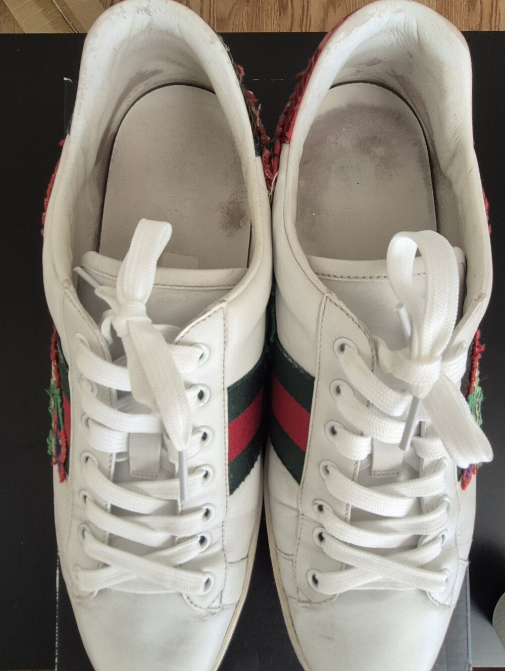 Gucci White Sneakers with Red and Green Snakeskin Accents - Picture 9 of 9